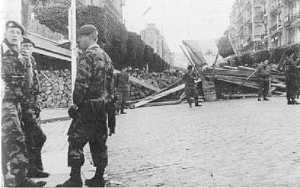  Le 1er REP aux Barricades 
