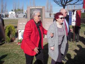 STELE de MARIGNANE
  Anne CAZAL et Eliane SALLABERRY


