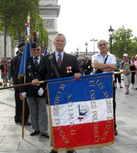  PARIS ARC de TRIOMPHE 
----- 
4 juillet 2001 
Lieutenant Christian BAECKEROOT

