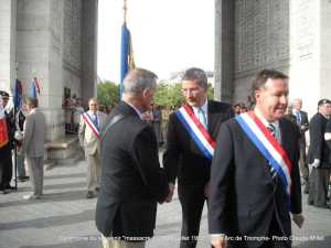  PARIS ARC de TRIOMPHE 
----- 
4 juillet 2001 