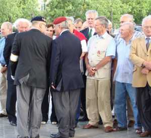  PARIS - 5 Juilllet 2009 
Arc de Triomphe
La fille du Commandant BAZIN
Lieutenant BAECKEROOT
Philippe de MASSEY