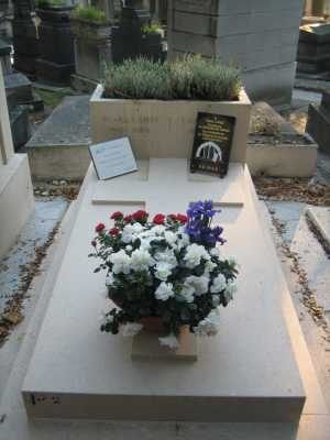  La Tombe de Clara LANZI 
au PERE LACHAISE 