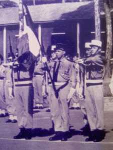  Roger DEGUELDRE 
---- 
Porte-Drapeau au 1er REC
