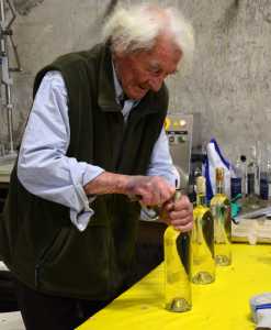   Philippe DE MASSEY  
dans sa cave