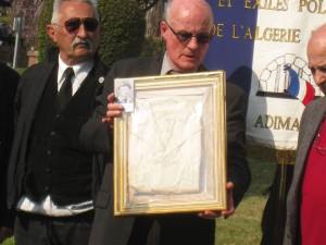Photo-titre pour cet album: Sa Chemise - 25 Mars 2012