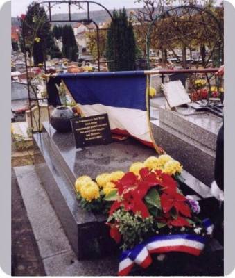 Photo-titre pour cet album: GARCHES - 2004