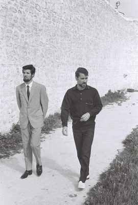  Harry MARTI 
Marcel FERNANDEZ

dans la cour de promenade