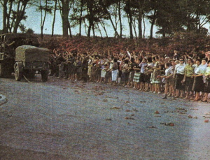  La population de ZERALDA 
dit adieu au 1er REP
----
   La fin du 1er REP    Cliquez ici 