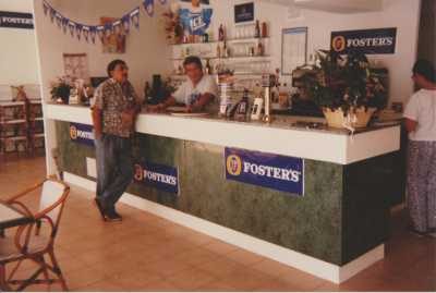  Perpignan en 1996 
----
  Louis XICLUNA 
et Louis INGLADA
Tous deux natifs de TENES
