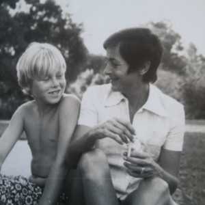  Nicole GARDY et son fils
Philippe BESINEAU 
