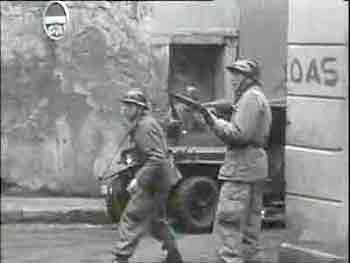  Combats de rue dans ALGER 
