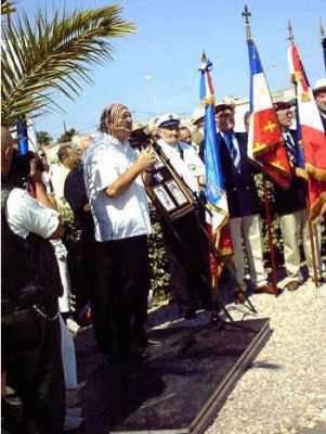  PERPIGNAN - 2003 
Yves PIEGTS cousin de Claude PIEGTS
au micro