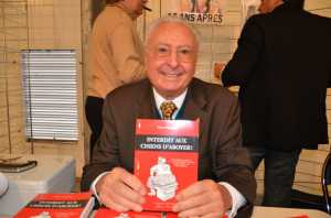   Pierre DESCAVES  
---- 
Son livre
" Interdit aux chiens d'Aboyer ! "
