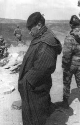   Le Colonel PLASSARD 
 avec sa djellabah