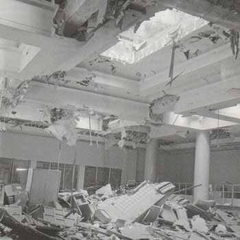  ALGER - 17 Juin 1962 
---- 
Plasticage de la MAIRIE
30/40 morts
