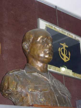  Le buste de Raoul SALAN 