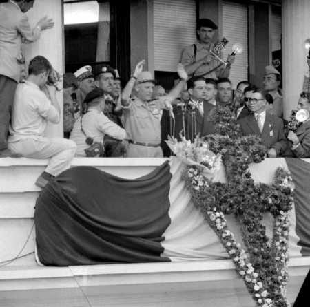  SALAN au balcon du GG
le 14 MAI 1958
