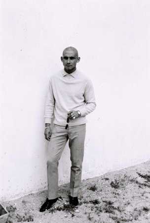   Gyula SARI 
dans la cour de promenade