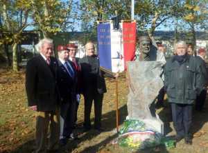  Colonel CHATEAU-JOBERT 
---- 
Inauguration du Buste le 22 octobre 2010
Drapeau de l'ADIMAD 