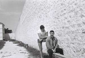  Roland TALTAVULL  
et Marcel FERRANDEZ
dans la cour de promenade