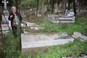 Photo-titre pour cet album: Tombe de Philippe LE PIVAIN