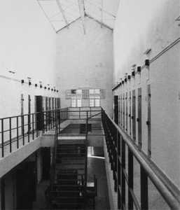  Prison de TULLE 
---- 
Une coursive

