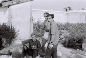  Lazlo VARGA 
Lajos MARTON
Jean-Marc ROUVIERE

lors d'un barbecue