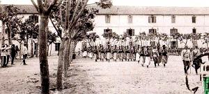 2289- Blida - Caserne Tirailleurs - Defile2 - 1915
