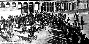 Alger - Boulevard Carnot - Depart des Chauffeurs pour Blidah - 1900