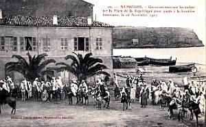 Nemours - Place de la Republique - Goumiers - 1907