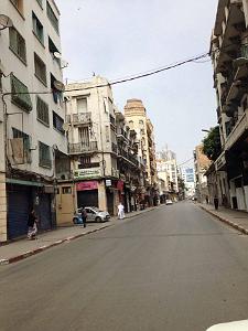 ORAN-a droite en blanc dans le coin , l'ancien cinema Miramar 1