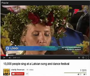 286 - 15 000 personnes chante a Lavtian au festival de chant et dance 