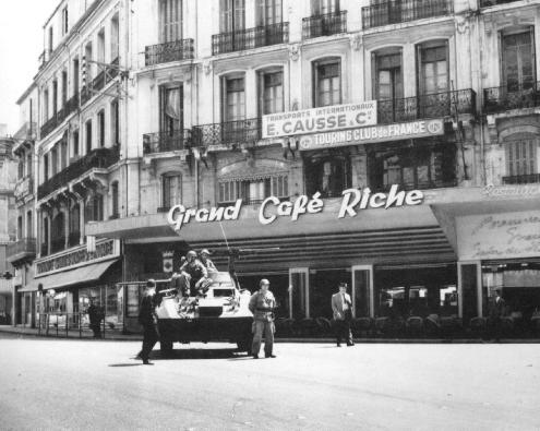 Le Caf� Riche