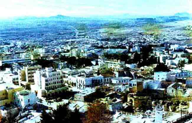 Un excellent site donnant  une description de la ville du Kef et de son gouvernorat, photos de la ville et de la r&eacute;gion, cliquer pour voir ce site